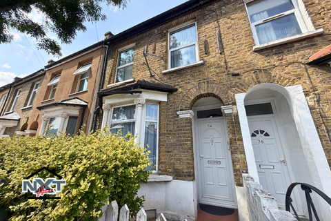 Studio, in Stewart Road, £495,000
