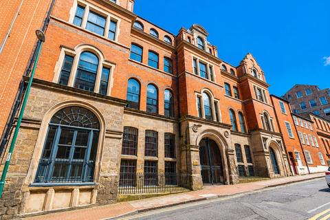 1 bed property, in Stone Yard, £130,000
