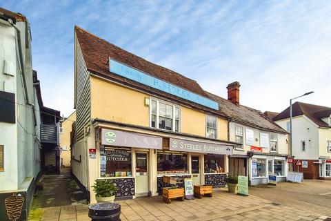 2 bed property, in High Street, £500,000