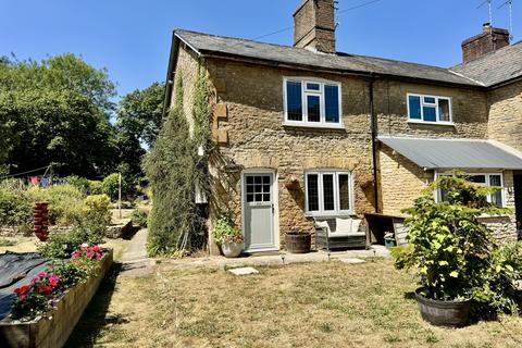 2 bed property, in Sunrise, £295,000