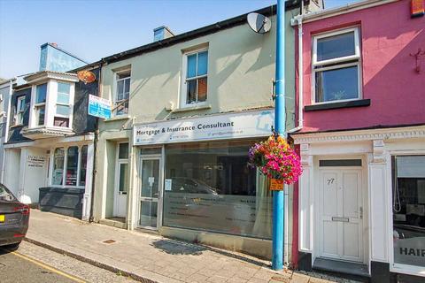 3 bed property, in Queen Street, £125,000