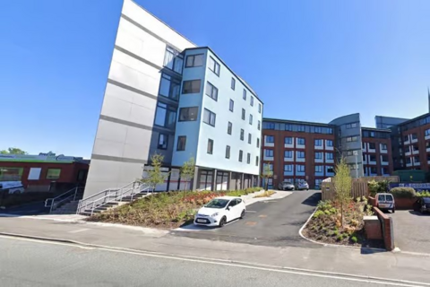 1 bed property, in Preston PR1, £2,000