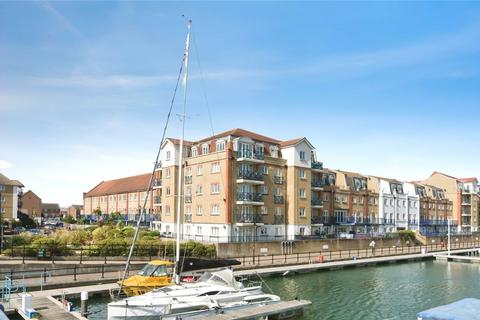2 bed property, in The Piazza, £220,000