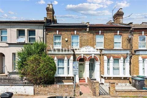 3 bed property, in Cranbrook Park, £725,000
