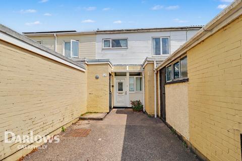 3 bed property, in Haldane Court, £140,000