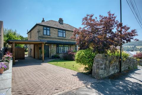 3 bed property, in Northwood Lane, £395,000