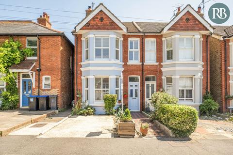 3 bed property, in Southview Road, £650,000