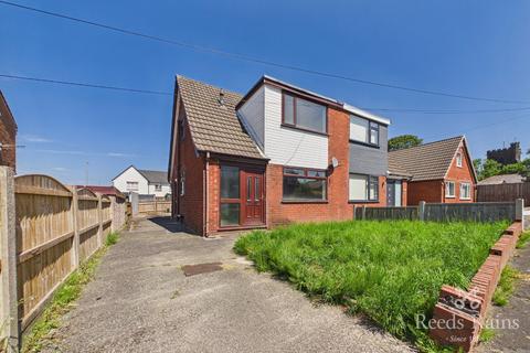 3 bed property, in Hewlett Avenue, £130,000