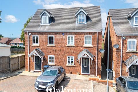 3 bed property, in Willoughby Gardens, £295,000
