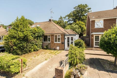 2 bed property, in Wingfield Road, £795,000