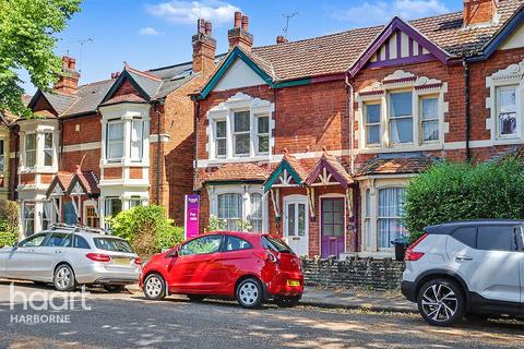 3 bed property, in Fourth Avenue, £325,000
