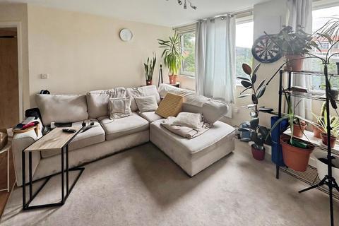 2 bed property, in Gower Street, £55,000