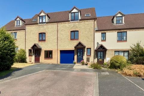 3 bed property, in Powick, £280,000