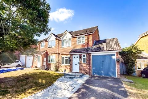3 bed property, in Millers Rise, £325,000