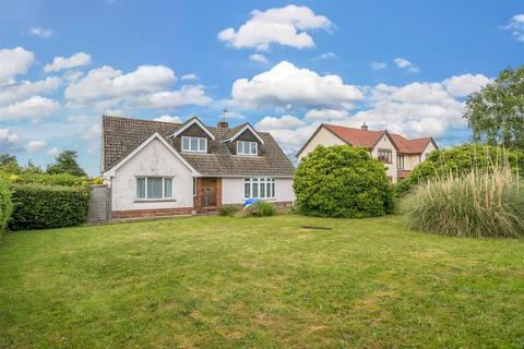 3 bed property, in Howleigh Lane, £425,000