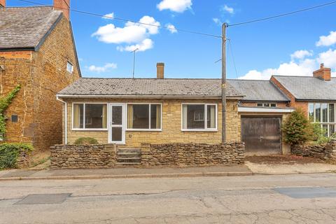2 bed property, in 11 Culworth Road, £250,000