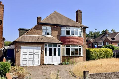 3 bed property, in Eachelhurst Road, £385,000
