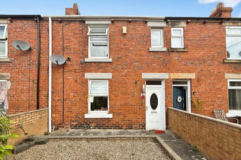 2 bed property, in Mitchell Street, £120,000