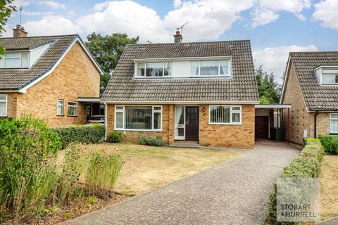 3 bed property, in Church Close, £290,000