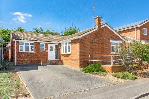 3 bed property, in Rothwell NN14, £350,000