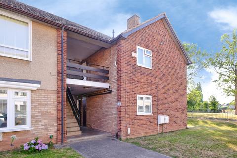 2 bed property, in Barricombe Drive, £185,000
