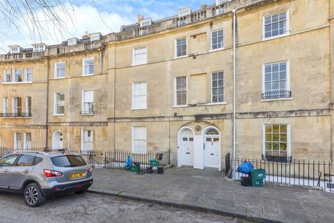 3 bed property, in Widcombe Crescent, £495,000