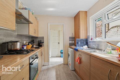 3 bed property, in Curzon Road, £250,000