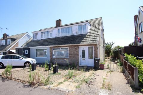 2 bed property, in Stanley Road, £185,000