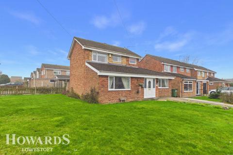 4 bed property, in Conrad Road, £325,000