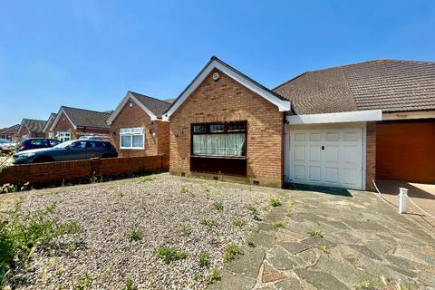 3 bed property, in Newhall Drive, £475,000