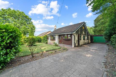 3 bed property, in Squires Lane, £300,000