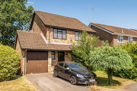 4 bed property, in Nightingale Close, £510,000