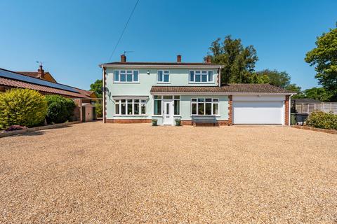 4 bed property, in The Street, £600,000