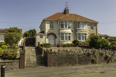 3 bed property, in Gwscwm Road, £260,000