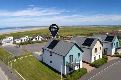 4 bed property, in Pavilion View, £700,000