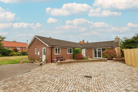 3 bed property, in Cemetery Road, £500,000