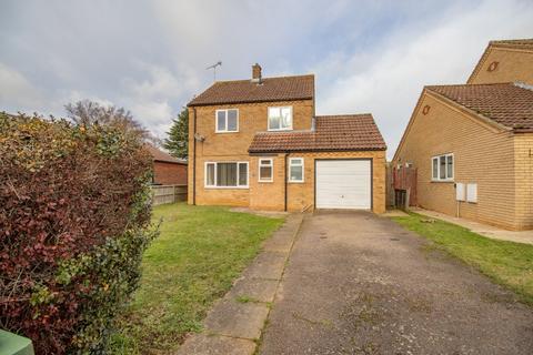 3 bed property, in Mountbatten Road, £300,000