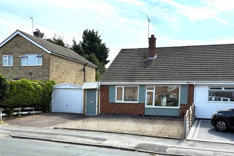 2 bed property, in Horsewell Lane, £240,000