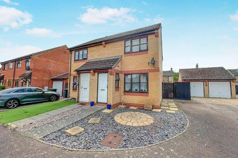 2 bed property, in Watermill Green, £190,000