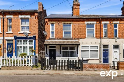 2 bed property, in St. Albans Road, £185,000