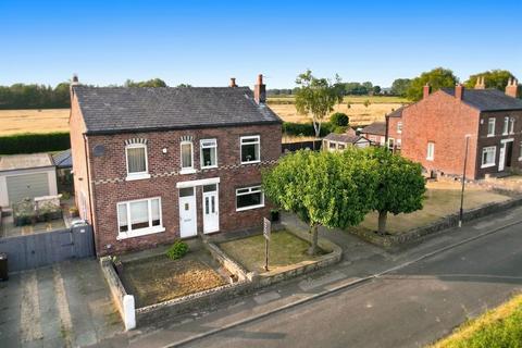 3 bed property, in Daisy Lane, £285,000