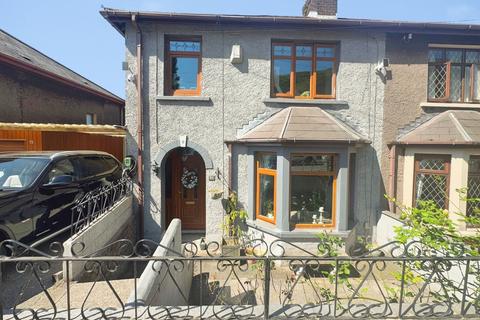 3 bed property, in Pellau Road, £190,000