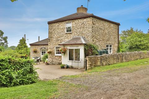 4 bed property, in Lumby Lane, £595,000