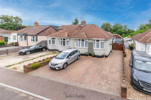 2 bed property, in Winifred Road, £450,000