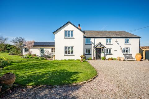 5 bed property, in Allensmore, £700,000