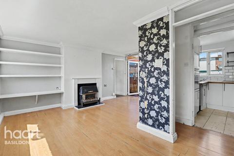 1 bed property, in Long Riding, £130,000