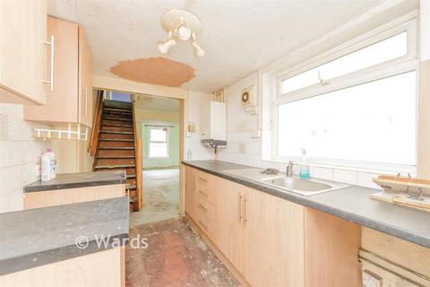3 bed property, in Thorold Road, £120,000