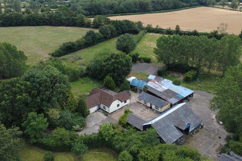 2 bed property, in Hasketon, £825,000
