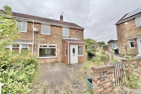 2 bed property, in Holly Hill, £27,000