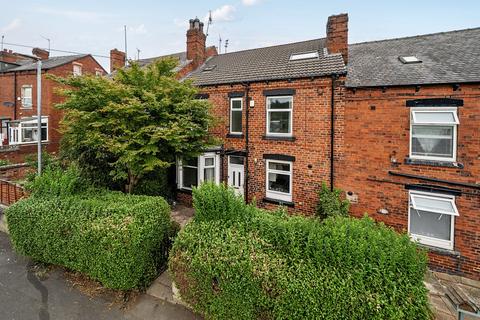 4 bed property, in Cobden Road, £110,000